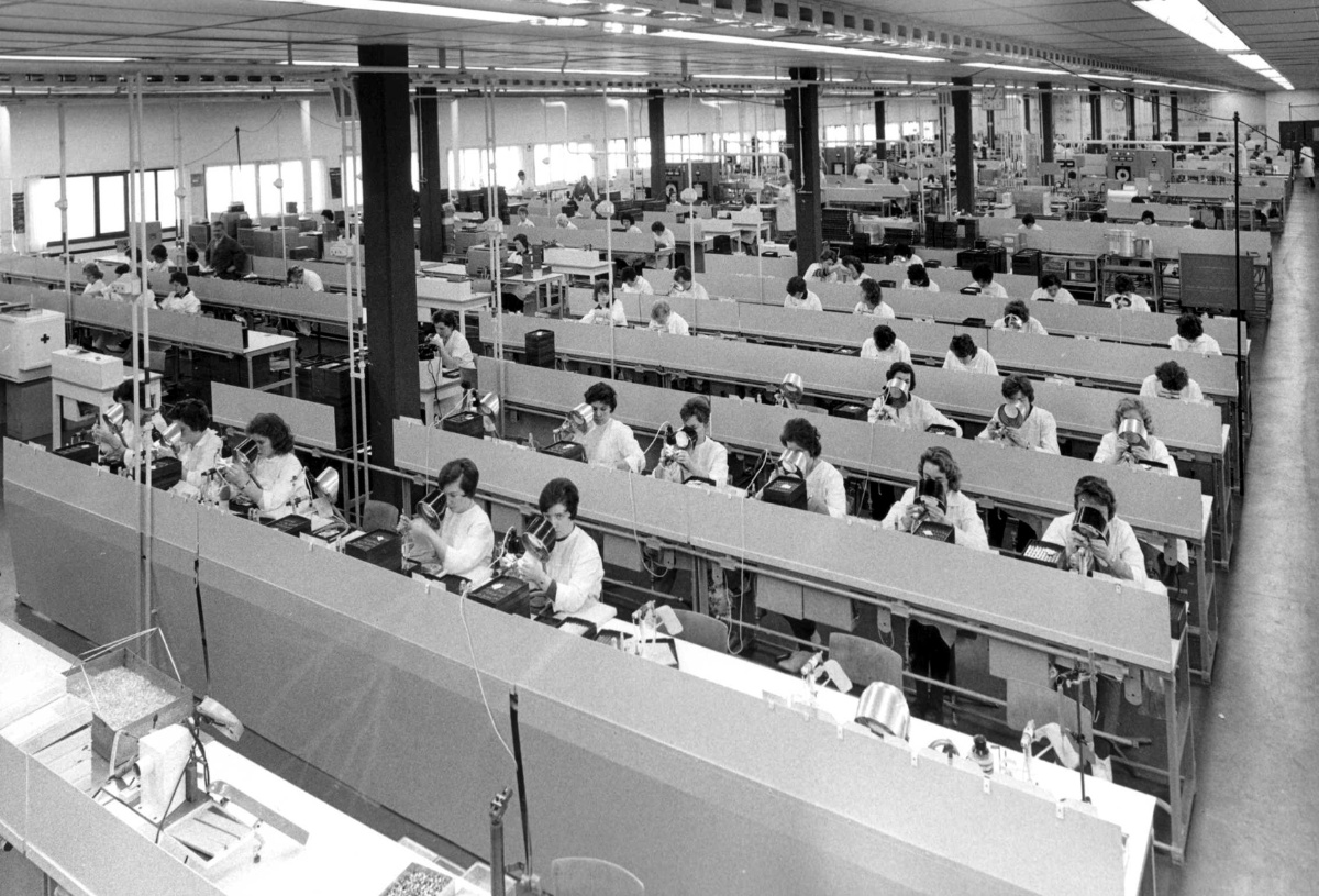 First transistor production line in Hamburg producing OC70 and OC71 diodes